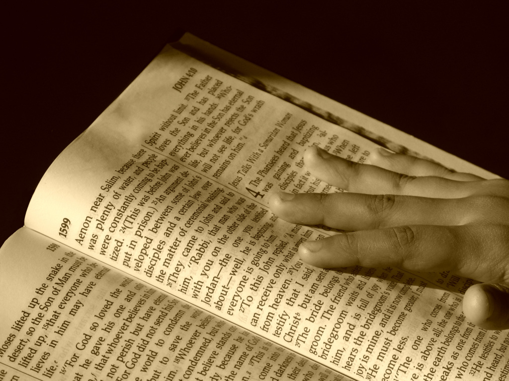 If you want to read more books, start off by setting yourself an attainable target. Want more tips on how to read more books? Read on...