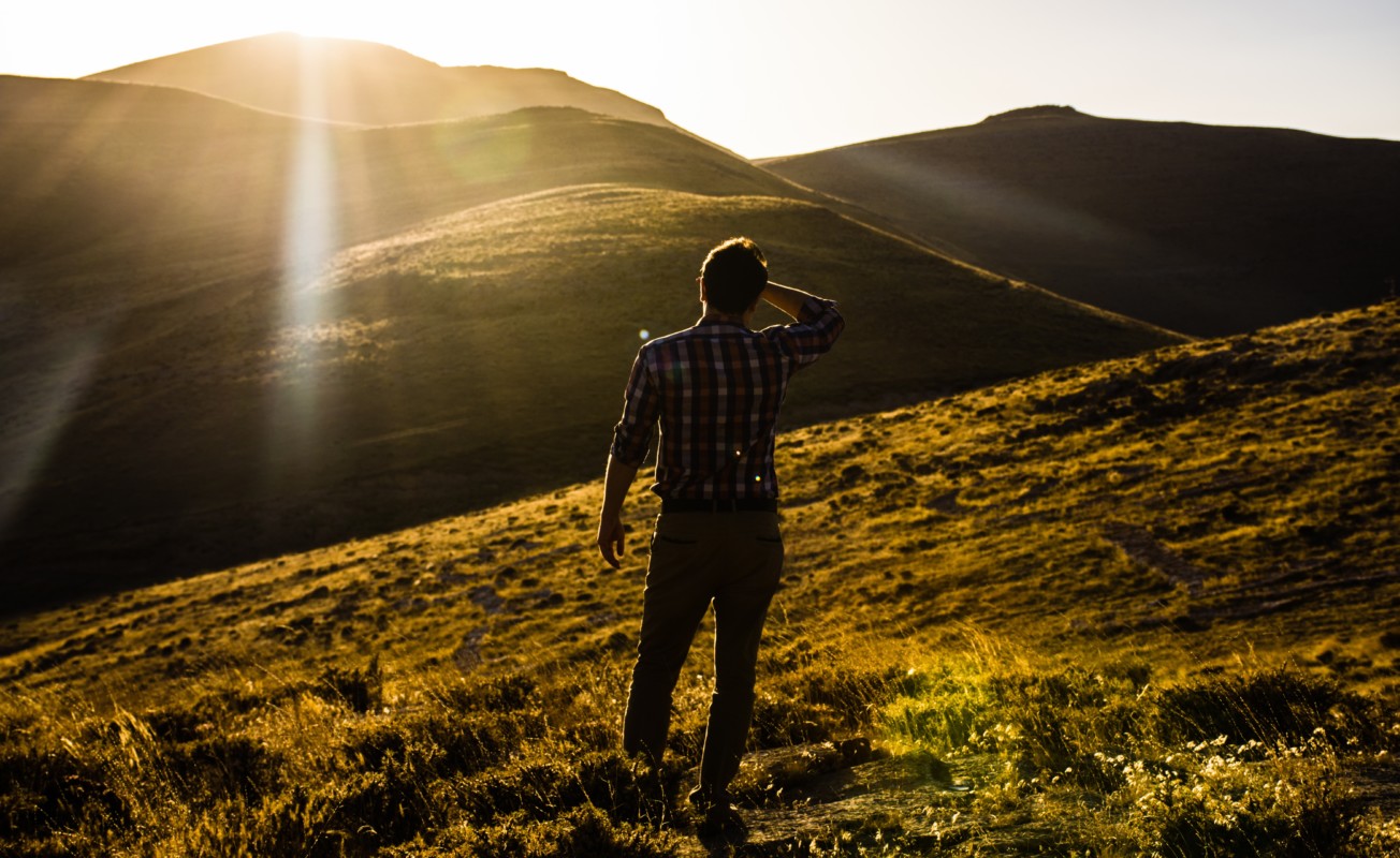 Looking to find your writing voice? Here's 7 ways to find it.