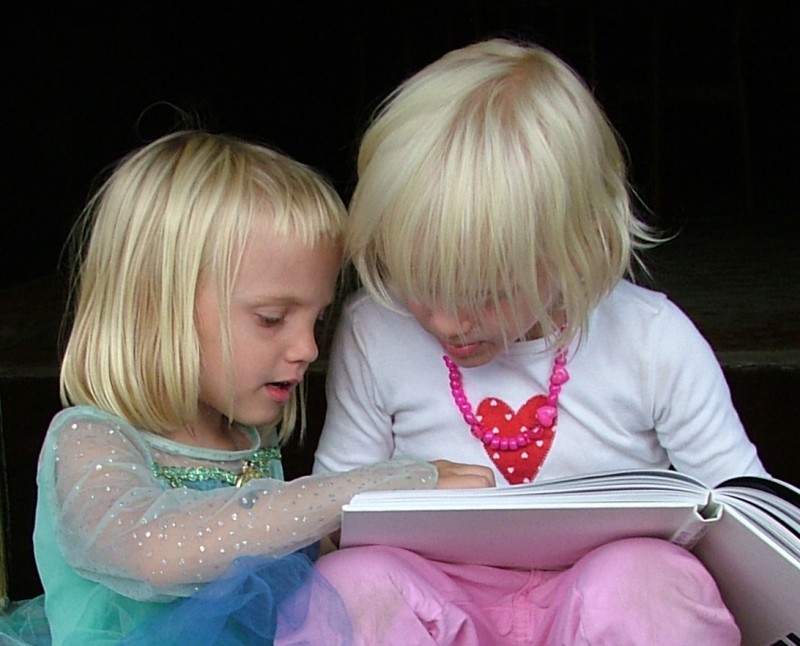 kids reading